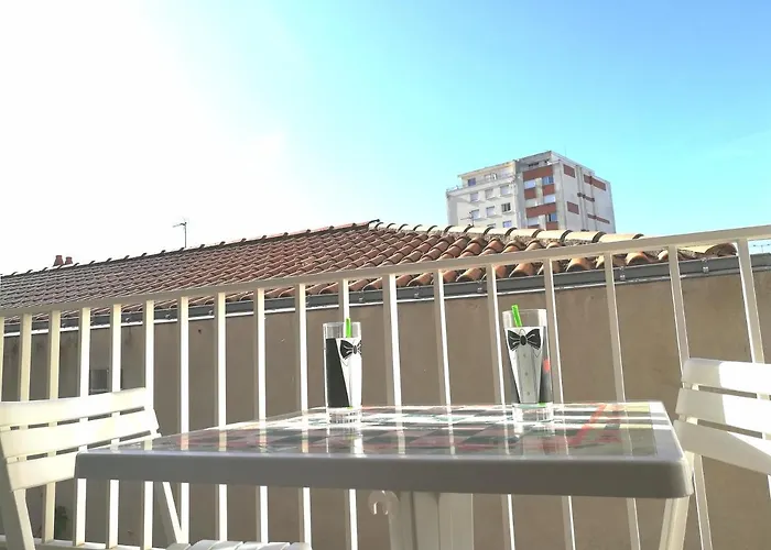 4 Couchages, 100 Metres De La ! *